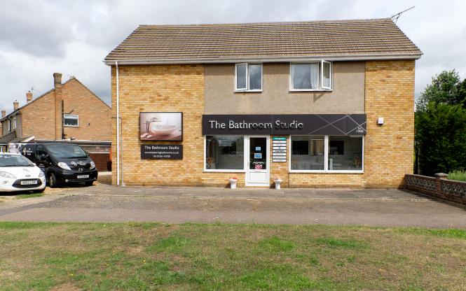 NEW LOOK, SAME FACES 